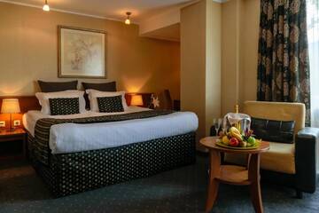 Фото номера Двухместный номер Делюкс с 1 кроватью Отель Spa Hotel Calista г. Старозагорски-Бани 5