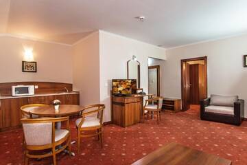 Фото номера Улучшенный люкс Отель Hotel Izvor г. Старозагорски-Бани 3
